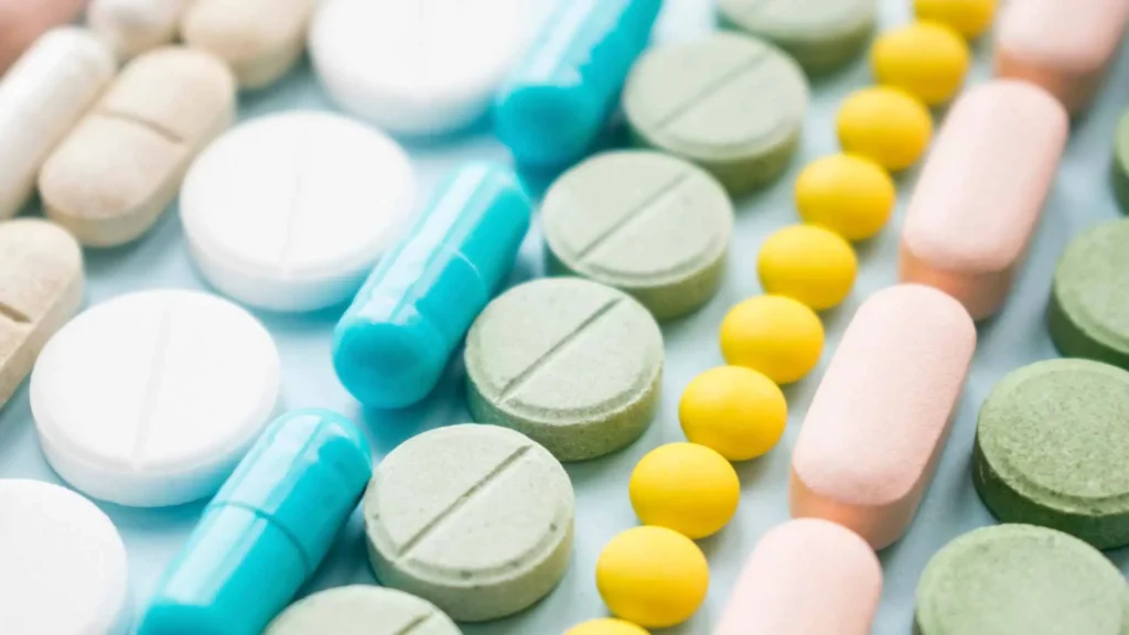 Different opioids, including Suboxone, placed aligned in a table.